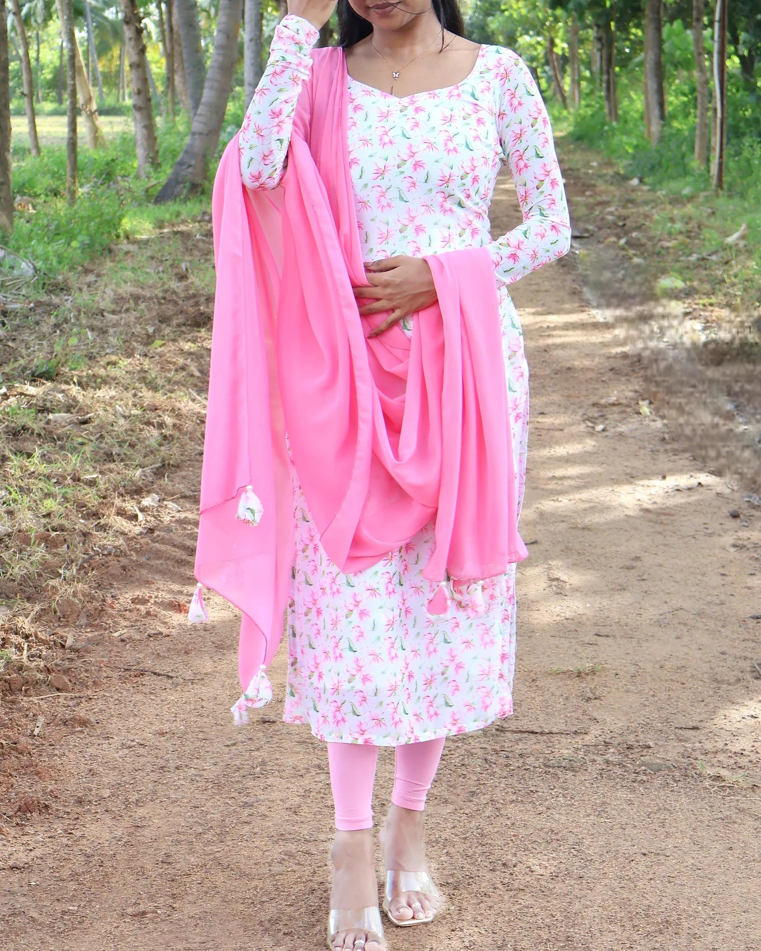 White & Blush Floral - LD210