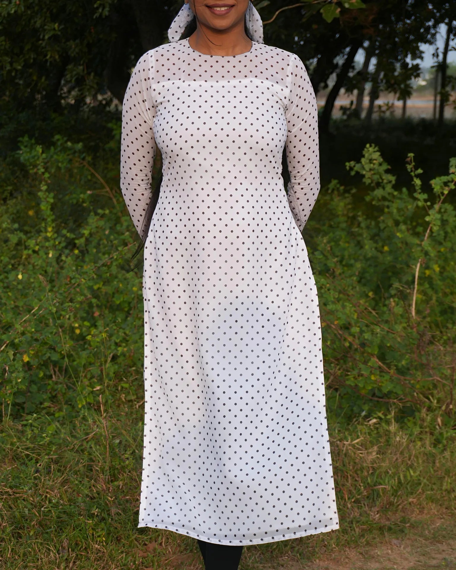 White Mono Dot - LD218