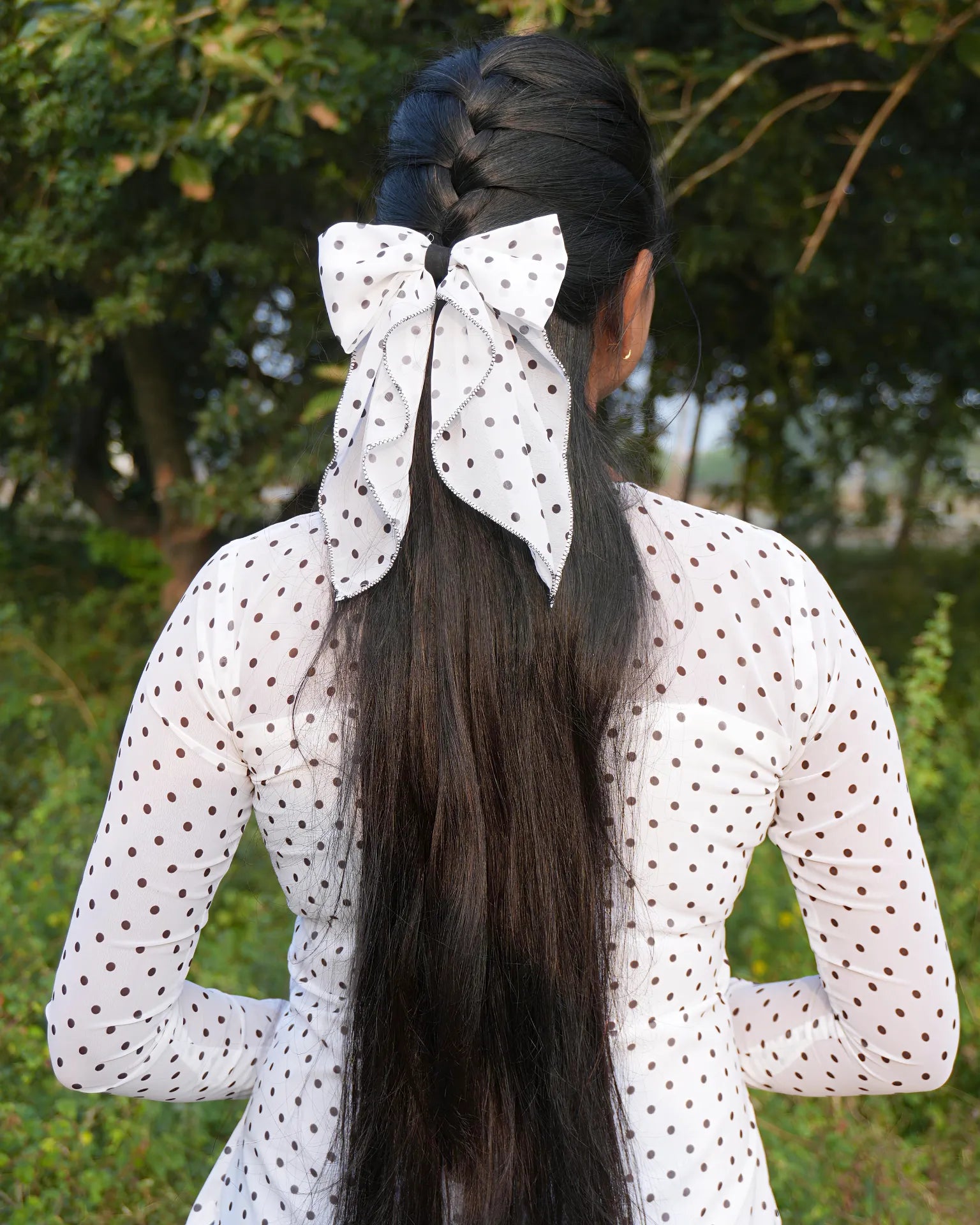 White Mono Dot - LD218